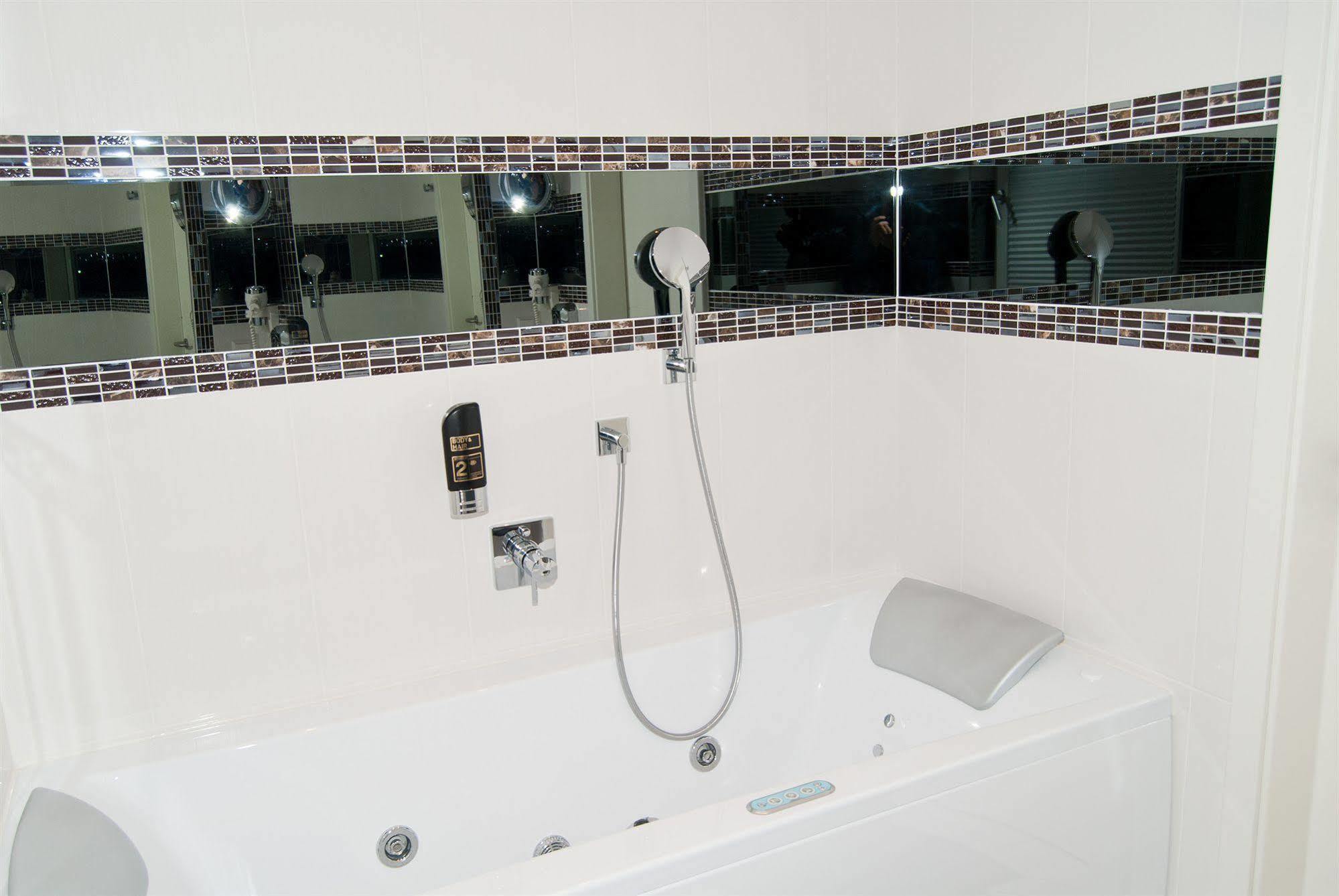 Hotel Residenz Hoessinger Karlstetten ภายนอก รูปภาพ