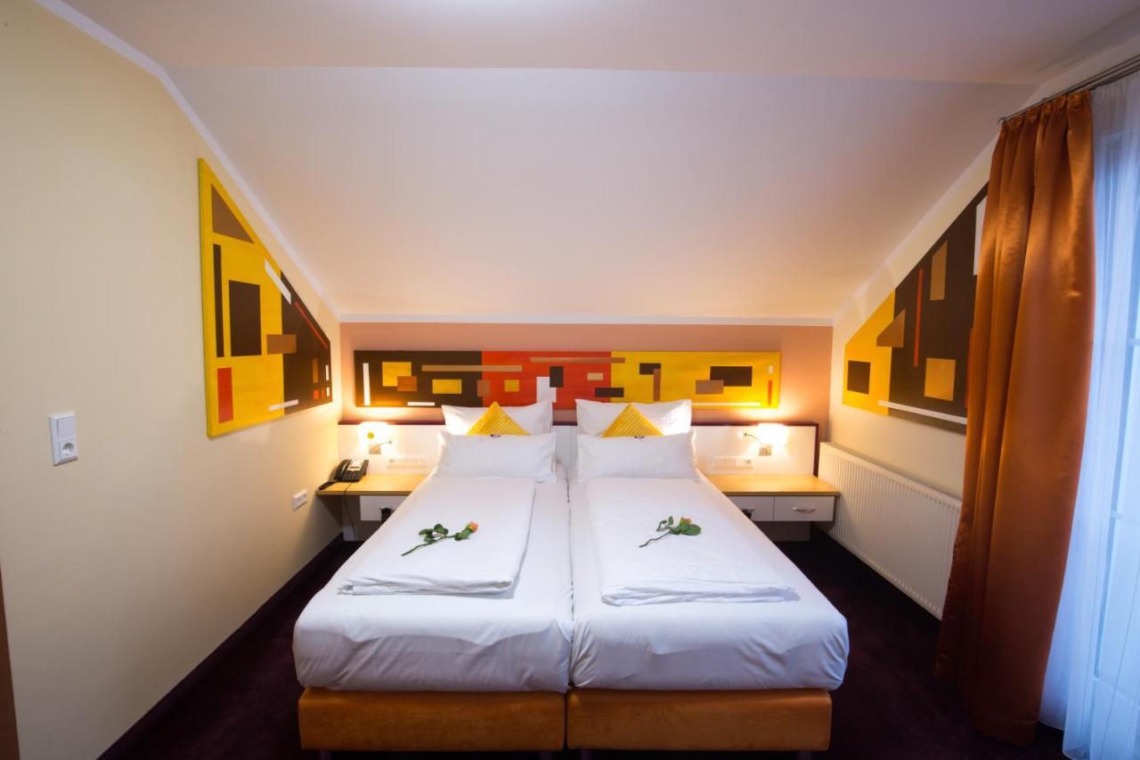 Hotel Residenz Hoessinger Karlstetten ภายนอก รูปภาพ